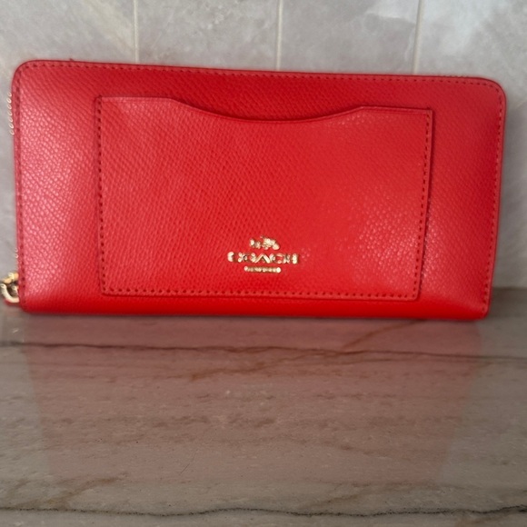 Coach Orange Zip-Around Wallet NWOT - Picture 1 of 5